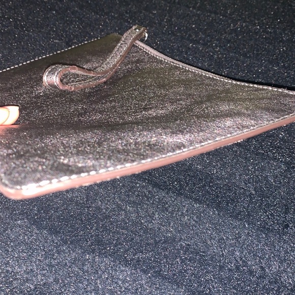 Michael Kors XL Wristlet Clutch Silver Metallic Patchwork w card slots top EUC - Picture 15 of 17